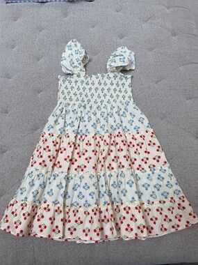 EUC GIRLS BISBY RED AND BLUE FLORAL CREAM DRESS SIZE 8 smocked tank dress